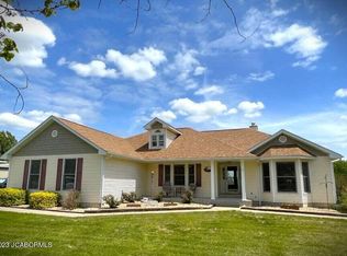 7018 County Road 405, Fulton, MO 65251