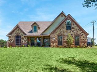 633 Morrow Rd, Springtown, TX 76082