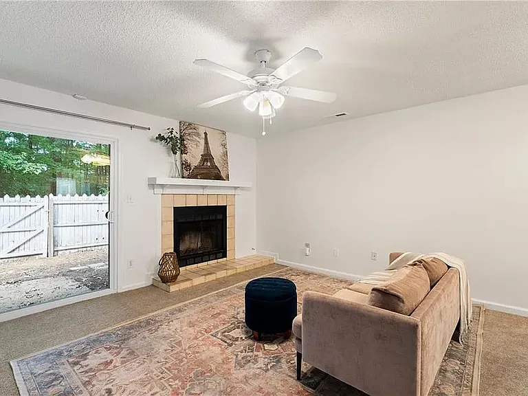 732 Hecate Dr — Photo 9