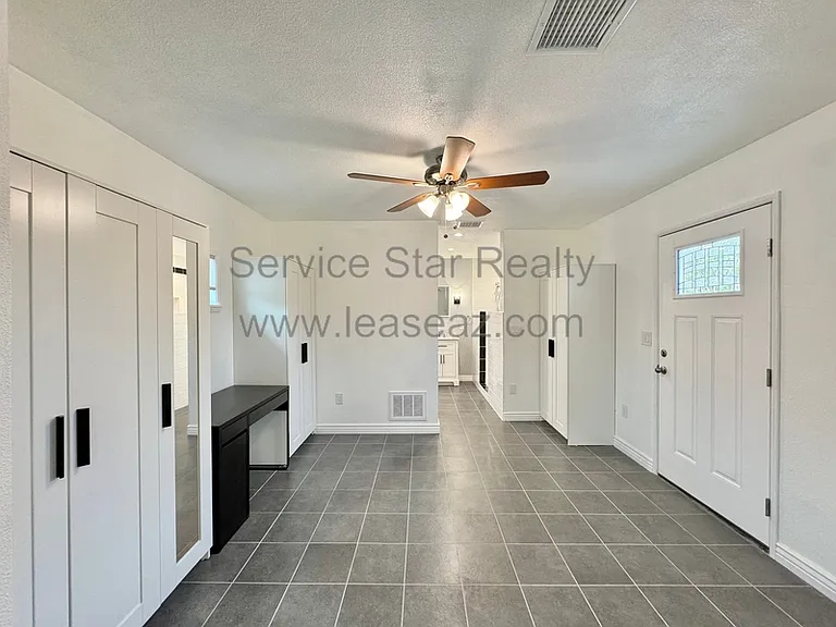2908 E Avalon Dr — Photo 11
