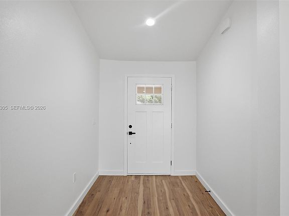2nd image of 2031 W Myakka Rd