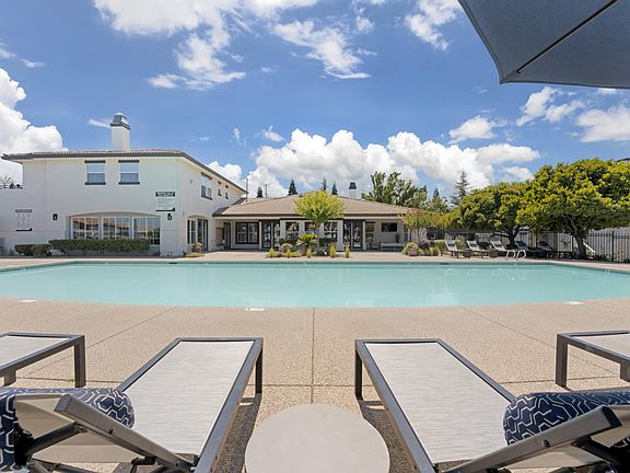 Relax on our stylish pool deck, just steps from the clubhouse and leasing officecomplete with lounge chairs and sunny vibes for the perfect Roseville retreat.