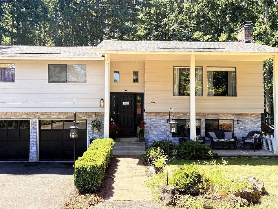 1st image of 15984 S Brook Ct