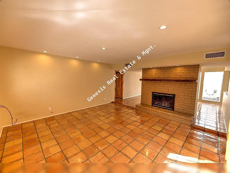 4741 E Calle Elegante — Photo 13
