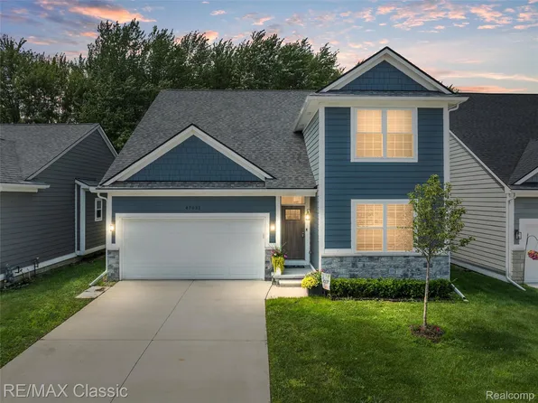 47031 Brookview Dr, New Baltimore, MI 48047