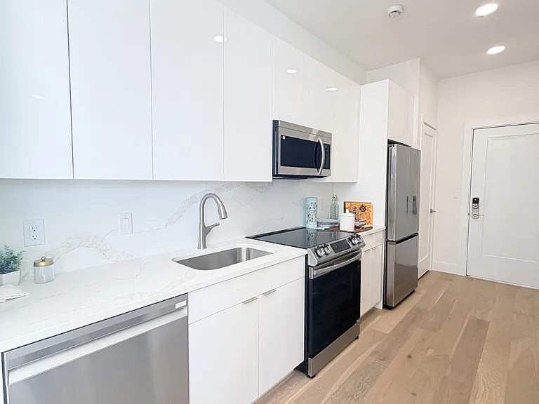 36-38 Hichborn St #501 — Photo 2