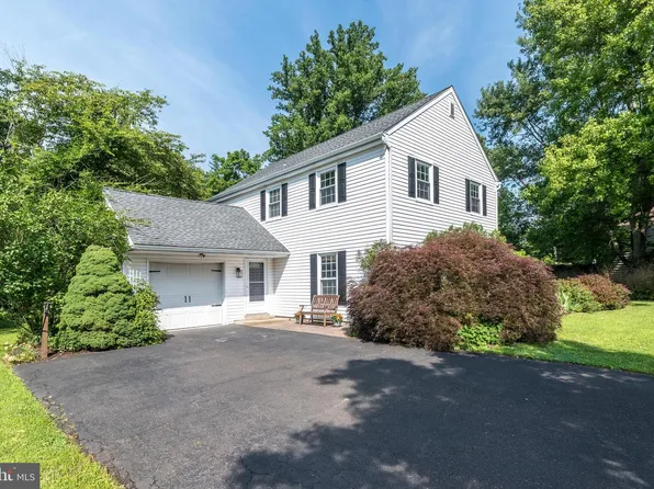 2045 Foster Rd, Hatfield, PA 19440
