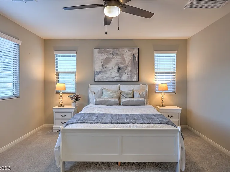 3213 Molinos Dr — Photo 12