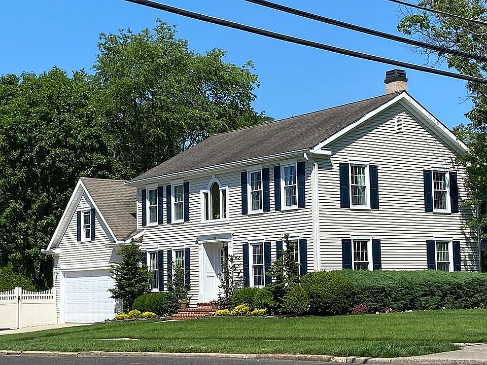 2nd image of 716 W Greenman Rd