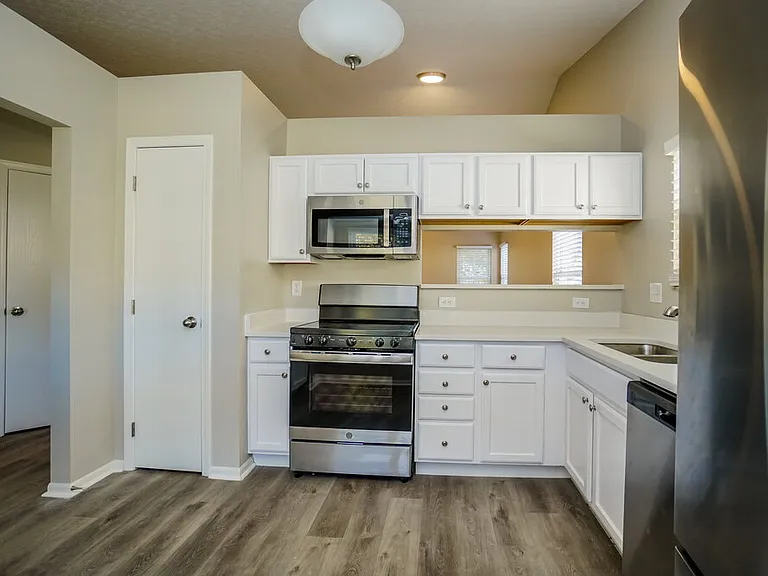 1551 Covina Dr — Photo 8