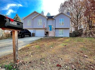 3990 Echo Point, Flowery Branch, GA 30542