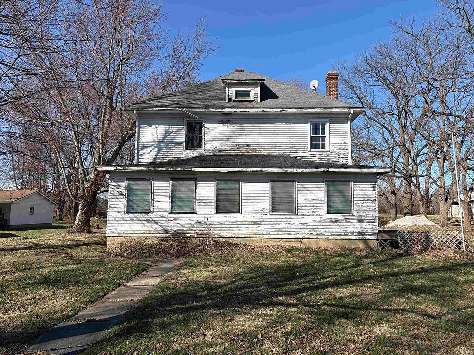 1st image of 530 E 11th St