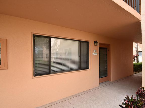 3rd image of 15072 Ashland Pl APT D108