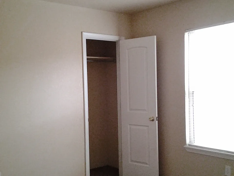 BEDROOM #2