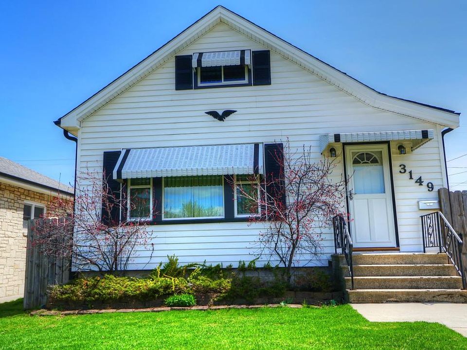 3149 W Lynndale Ave, Greenfield, WI 53221 | Zillow