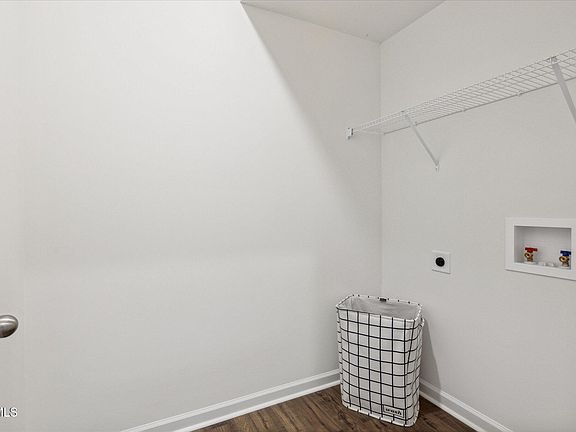4th image of 440 Quiver St