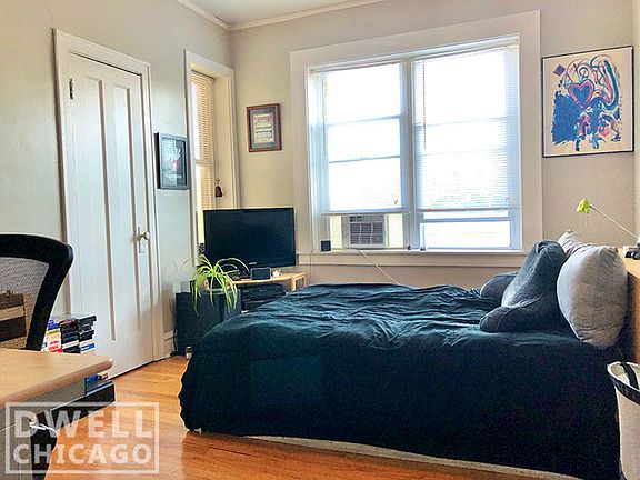 4th image of 2910 N Albany Ave #2912-3E
