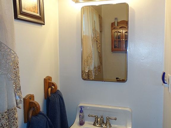 5th image of 3819 W 187th St