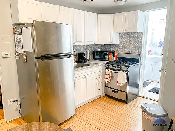 2nd image of 959 W Webster Ave #3891174