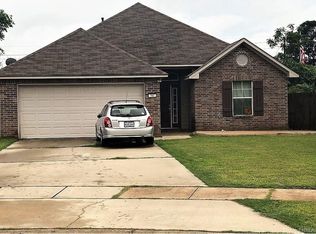 561 Whitefield Ln, Bossier City, LA 71112