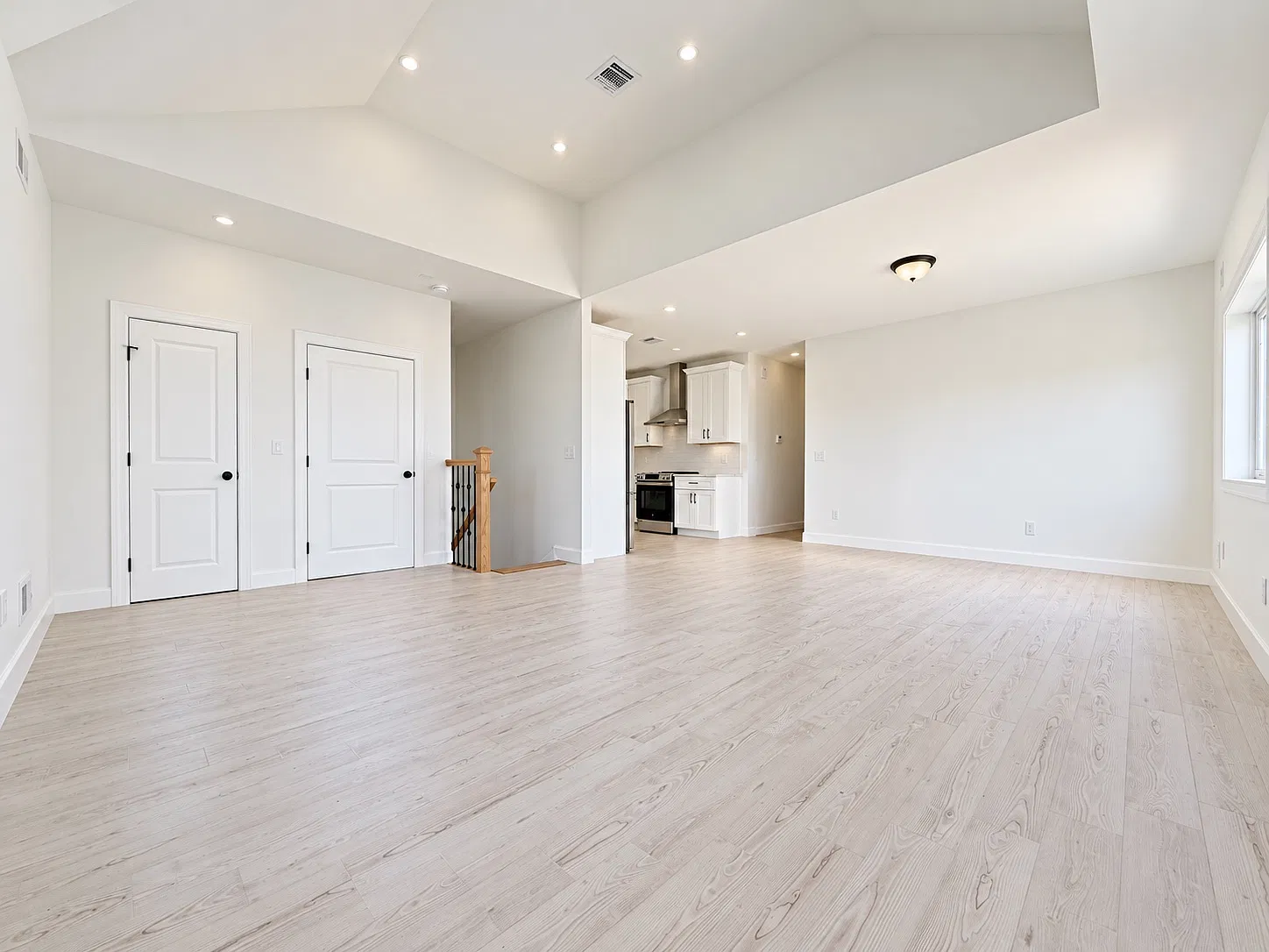 3 bed, $3,400 — Photo 2
