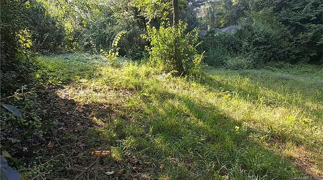 2nd image of 2805 Shamrock Dr
