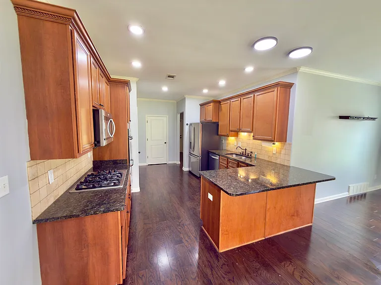 570 Winding Valley Cv — Photo 10