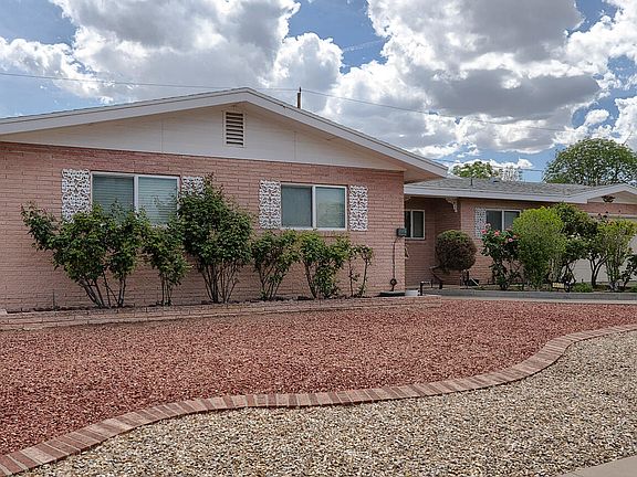3rd image of 9632 Gairloch Dr