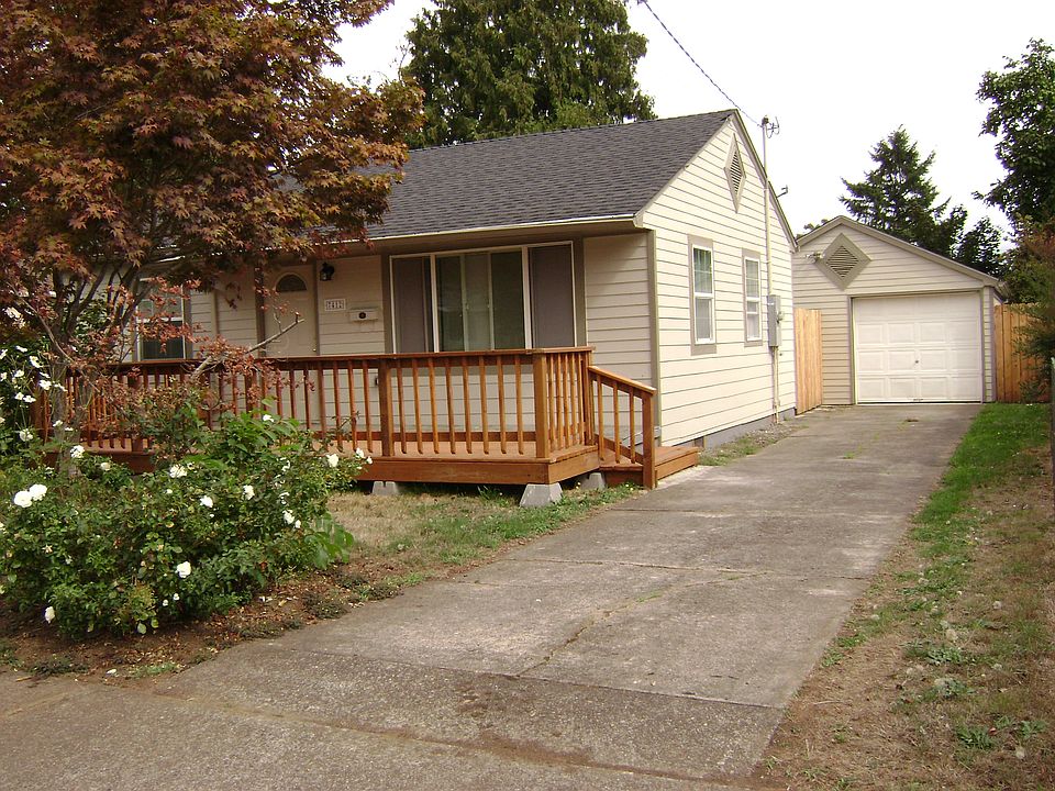 FRONT DRIVE WAY
