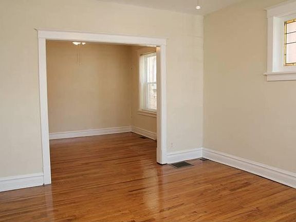 3rd image of 6514 Clayton Ave