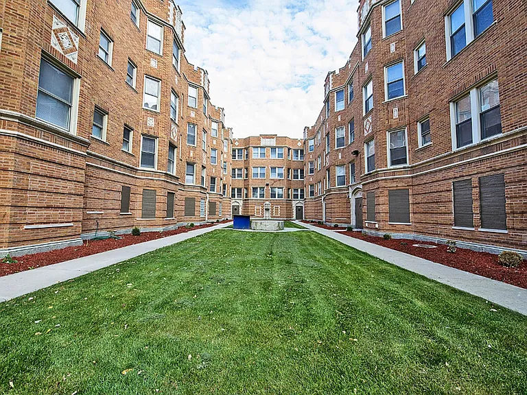 3600 W Franklin — Photo 35