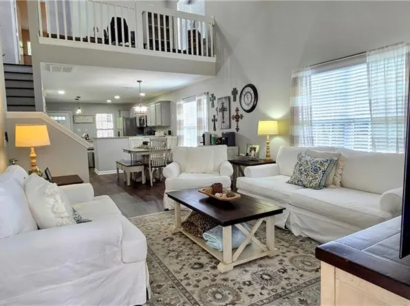 5200 Strasburg Dr, Greensboro, NC 27407