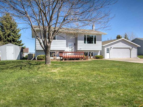 2nd image of 922 Virginia Ln