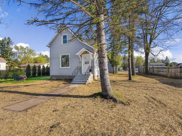 2831 Merchant St, Marinette, WI 54143