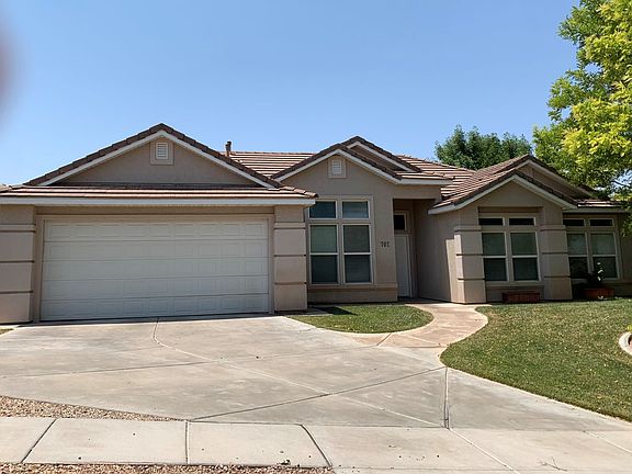 2nd image of 702 E Bear Claw Dr