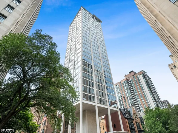 1300 N Astor St Unit 8B, Chicago, IL 60610