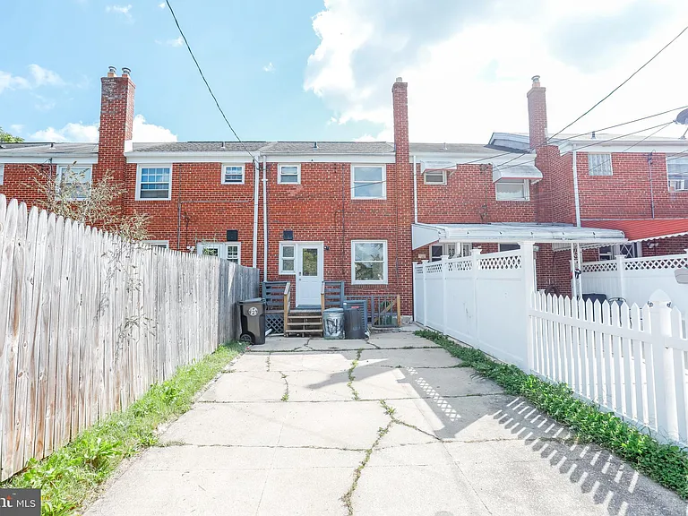 1046 Middlesex Rd — Photo 10