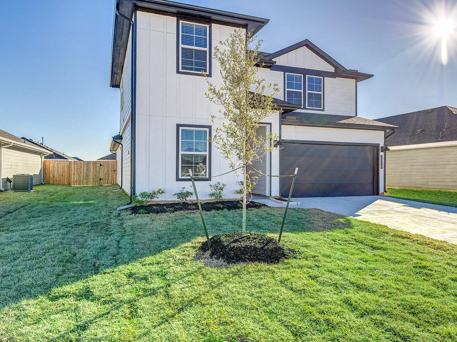 4 bed, 3.0 bath, 2276 sqft, $2,350 — Photo 3