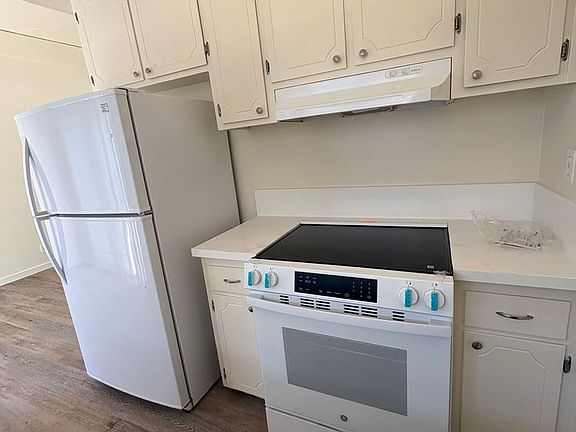 5th image of 406 Scripps Dr