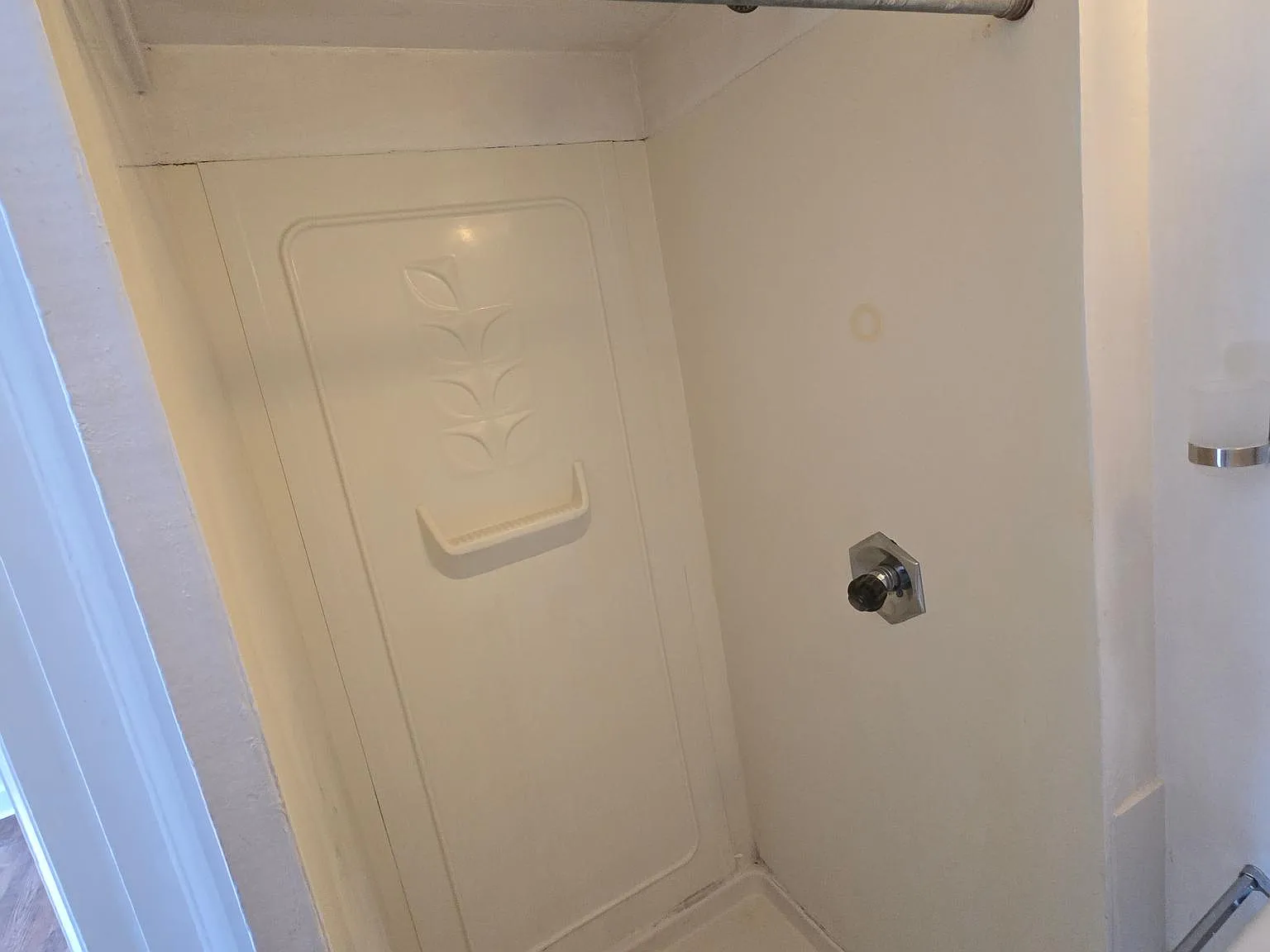 424 E Broadway St — Photo 3