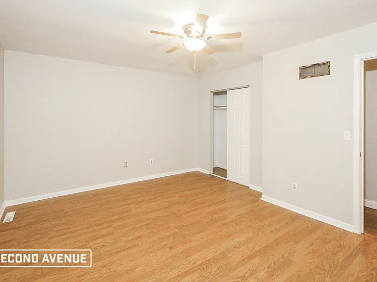 11032 N Harrison St — Photo 11