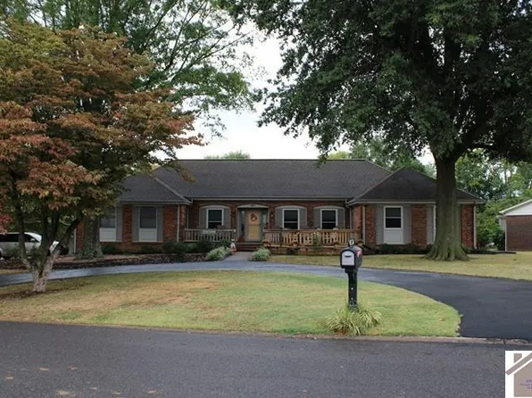 1309 Fairway Cir, Mayfield, KY 42066