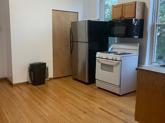 5th image of 2235 N Western Ave #2F