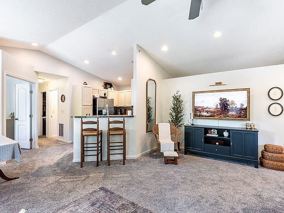5th image of 2141 Rolling Hills Dr