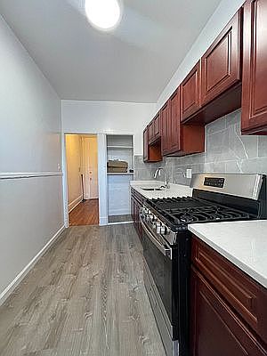 3rd image of 340 8th St #5