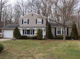 27373 Clinton Dr, North Olmsted, OH 44070