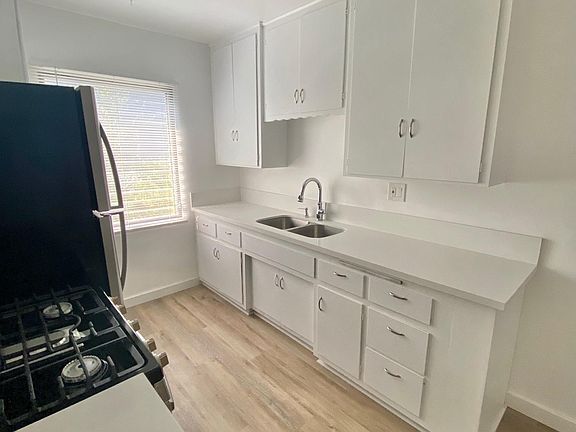 2nd image of 3361 Bagley Ave #7