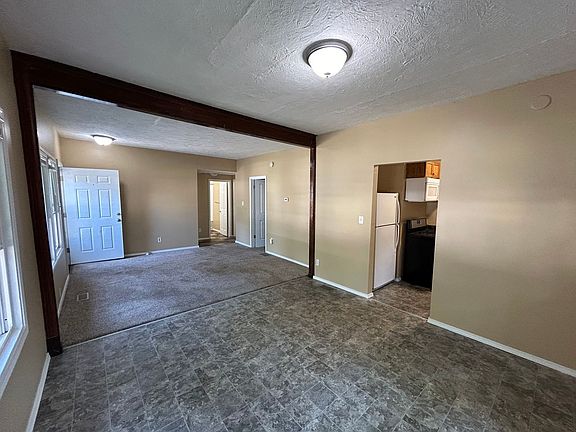 2nd image of 860 S 28th St