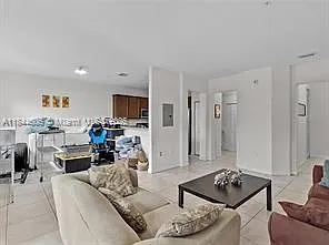 3 bed, 2.5 bath, 1256 sqft, $3,000 — Photo 4