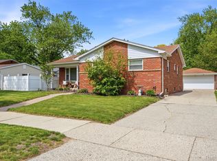 14338 Shadywood Dr, Plymouth, MI 48170